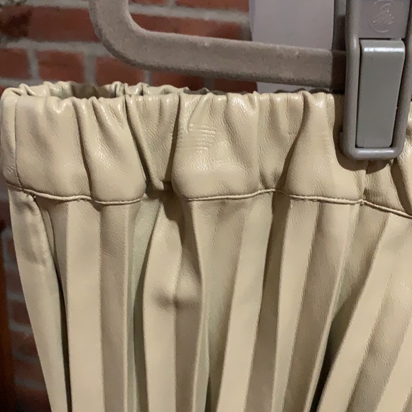 Eloquii Cream Faux Leather Pleated Midi Skirt - Picture 5 of 6